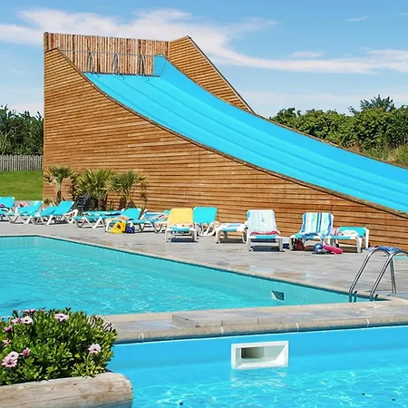 Beautiful In With Swimming Pool 한스트홀름